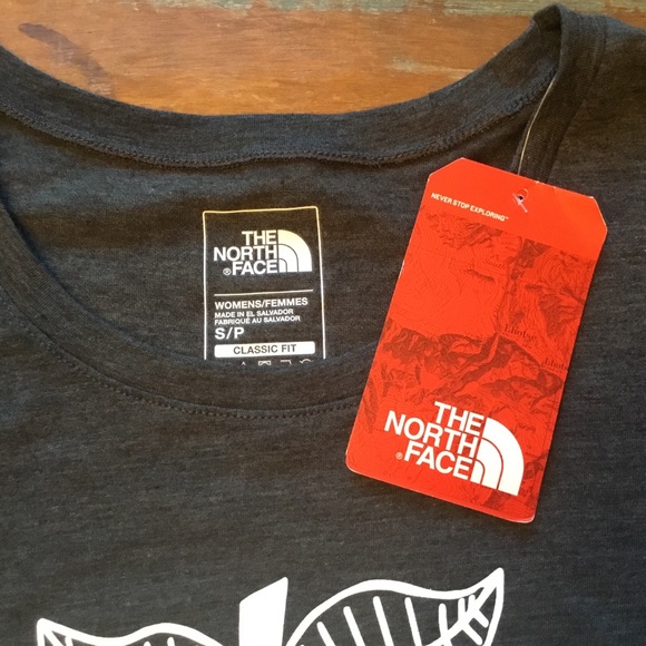 The North Face NYC 5th Ave Long Sleeve Tee - Picture 4 of 5